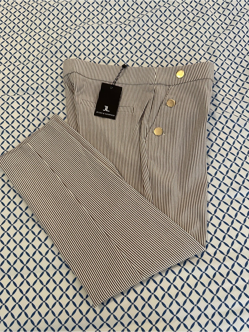 Jules & Leopold Petite Small Gold and White Pinstripe Capris with Gold Buttons